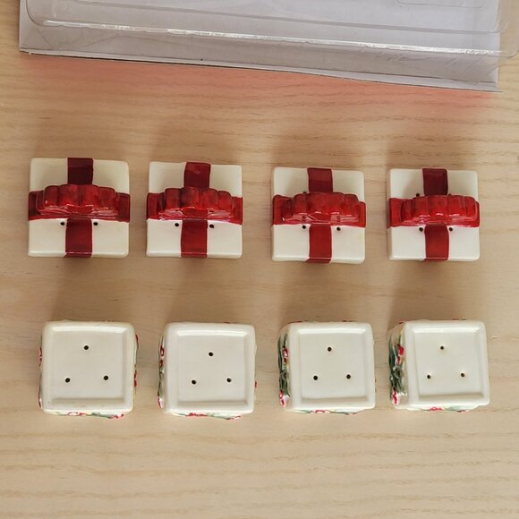 Pfaltzgraff Christmas Winterberry Collection Ceramic Mini Salt & Pepper Set/4 - Picture 4 of 15